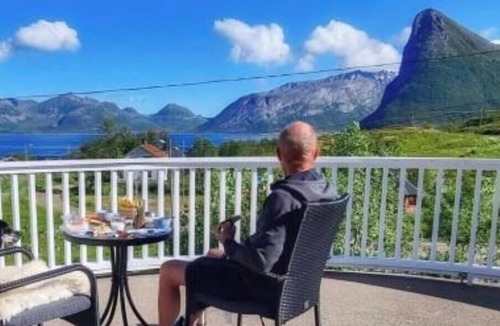 Trany Hotel | Senja Living Sea View apartment