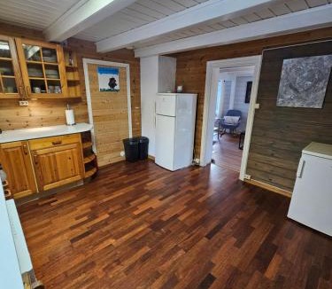 Lyngdal Apartment | Sentral enebolig i Lyngdal