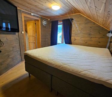 Lyngdal Apartment | Sentral enebolig i Lyngdal
