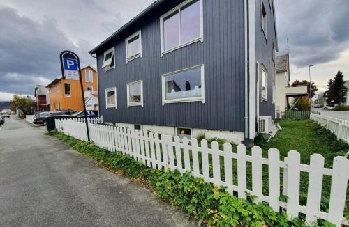 Bodo Apartment | Sentral leilighet, nært tog, buss, sykehus og byen