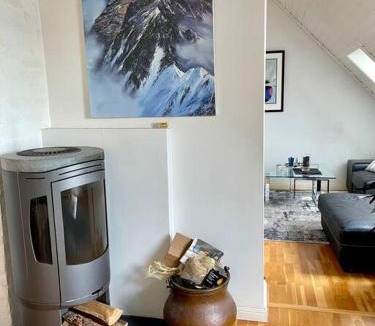 Arendal Apartment | Sentral og solrik lofts leilighet, med 2 soverom