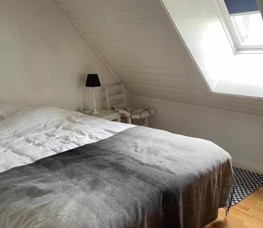 Arendal Apartment | Sentral og solrik lofts leilighet, med 2 soverom