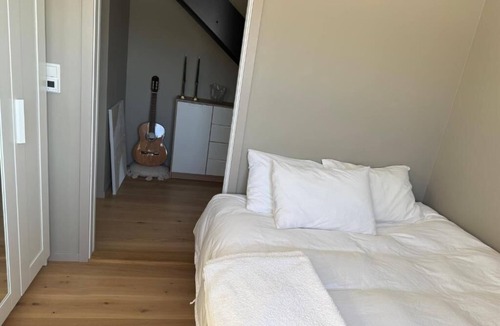 Asker House | Serene Guest Room Retreat in Asker with Private Terrace