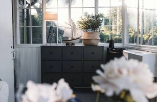 Solna Cabin | Serene lakeside cabin next to the sea just 10 minutes from Stockholm city!