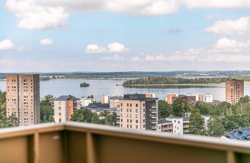 Jarfalla Apartment | Serene Top-Floor Retreat with Lake Views in Järfälla