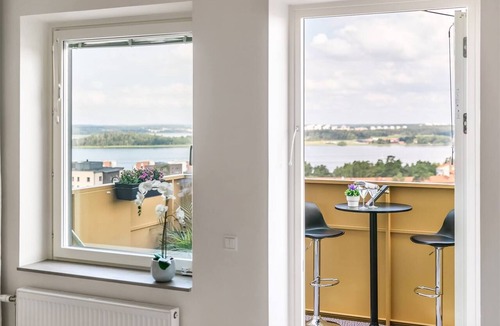 Jarfalla Apartment | Serene Top-Floor Retreat with Lake Views in Järfälla