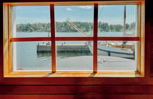 Ytterbystrand House | Serene Waterfront Oasis: Your Resarö Sanctuary