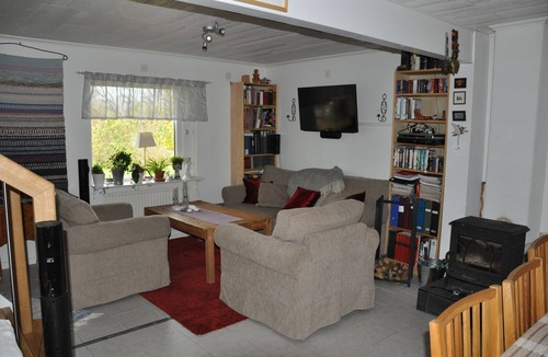 Ydre Municipality House | Sest on the land at Lake Sommen and Asby backe alpine in winter