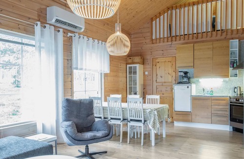 Akaslompolo House | Sinikiiruna by Interhome