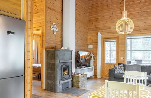 Akaslompolo House | Sinikiiruna by Interhome