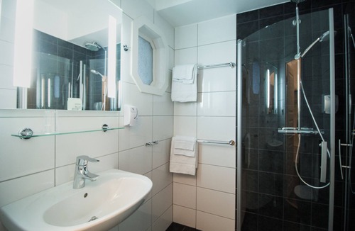 Vikingstad Hotel | Sjögestad Motell