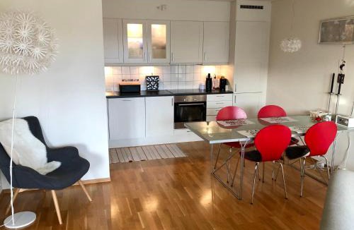 Larvik Apartment | Sjønær leilighet med gangavstand til strand i Larvik