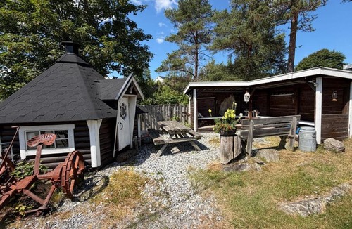 Rakkestad Other | Sjarmerende campinghytte i skogen