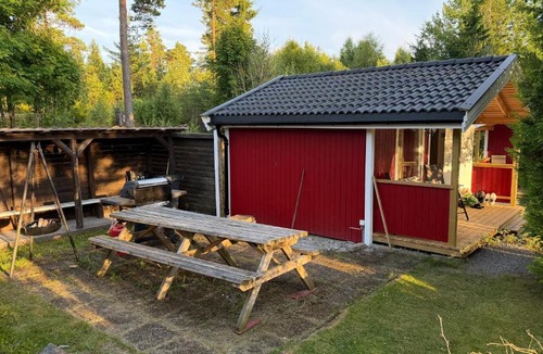 Rakkestad Other | Sjarmerende campinghytte i skogen
