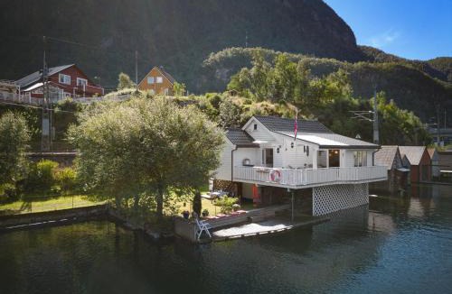 Vaksdal Municipality Villa | Sjötun Fjord Cabin, with boat