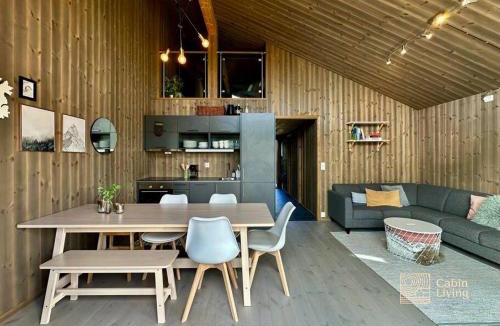 Ringsaker Apartment | Sjusjøen ski in out, ski storage, Wifi, grill & fireplace, modern apartment!