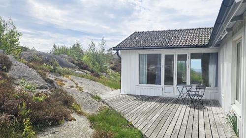 Hjaelteby House | Skärgårdshus bland Bohusläns klippor SE09181