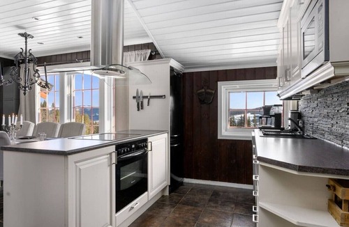 Trysil Apartment | Ski-in/Out Apt, Fireplace & Views