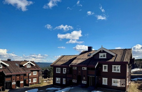 Trysil Apartment | Ski-in/out Trysil with 3 Bedrooms, Fireplace, Terrace, Garage and Sleeps 8