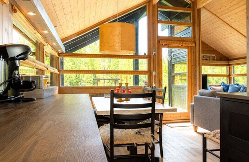 Hol Municipality Cabin | Ski in/Ski out in Geilo – Comfortable Cabin in Vestlia with 3 Bedrooms