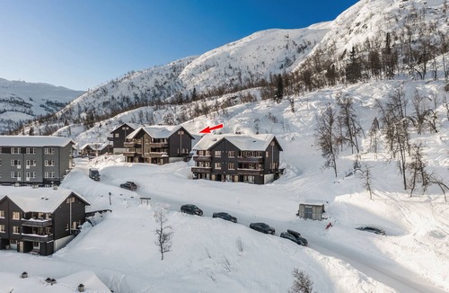 Hemsedal Apartment | Ski in/Ski out in Hemsedal – cozy apartment by Skarsnuten