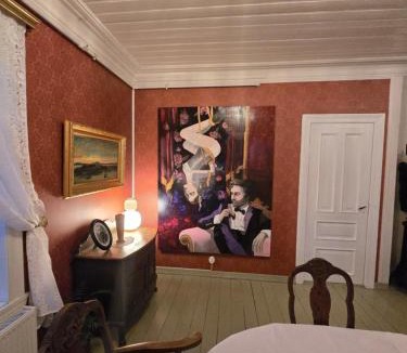 Gulen Municipality Hotel | Skjerjehamn