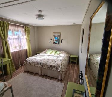 Bredsjo House | Skogsbrynet B&B, Bredsjö Nya Herrgård