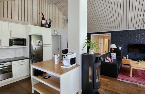 Vissefjaerda House | Skogshem – Exclusive Lakefront Holiday Home in Småland with Raft & Boat