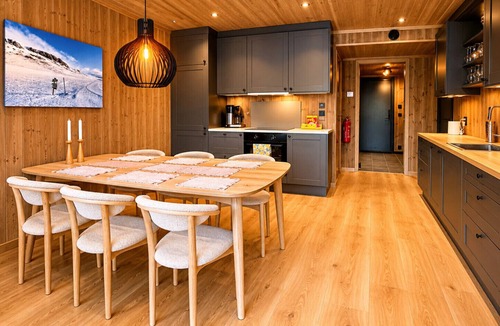 Geilo Apartment | Slåttahølen - new and nice apartment with a central location in downtown Geilo.