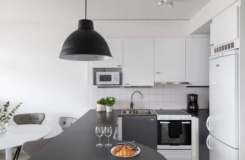 Etelainen District Apartment | SleepWell next to West Terminal, Sauna, Parking 35