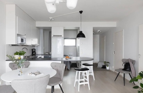 Etelainen District Apartment | SleepWell next to West Terminal, Sauna, Parking 35