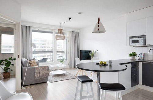 Etelainen District Apartment | SleepWell next to West Terminal, Sauna, Parking 37