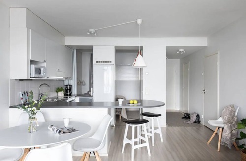 Etelainen District Apartment | SleepWell next to West Terminal, Sauna, Parking 37