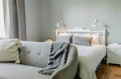 Huskvarna House | Slottsparken Motel