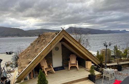 Aheim Cabin | Småstranda 7B Boathouse