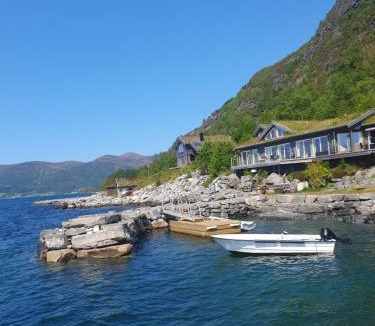 Aheim House | Småstranda Fjord Lodge