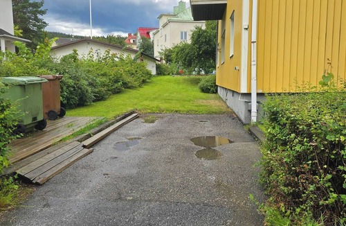 Sundsvall Apartment | Small cozy basement apartment