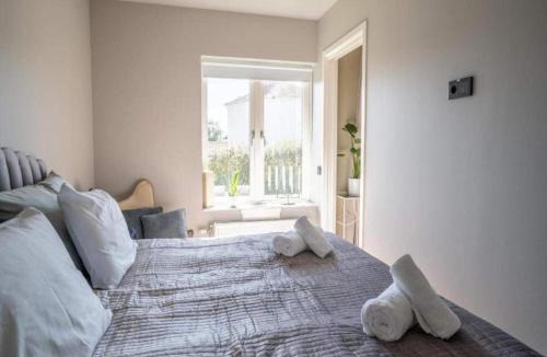 Hallevik House | Small Double Room at Hanohus Hotel