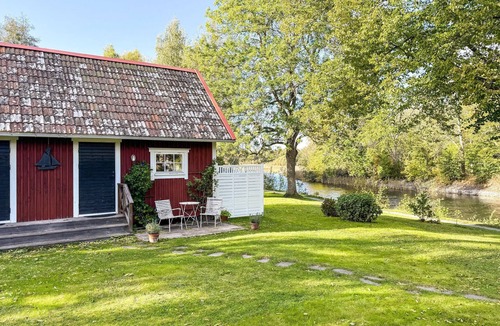 Vaddo House | Small house with a beautiful location directly on the Väddö canal.