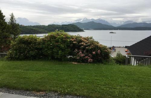 Spjelkavik Apartment | Solbakken, nice Apartment by the Sea in Ålesund