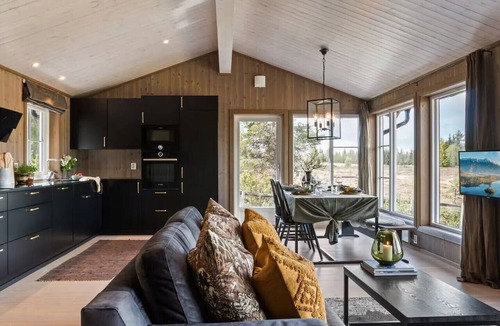 Gol Municipality Cottage | Solglimt, cabin in Golsfjellet with jacuzzi
