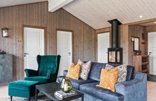 Gol Municipality House | Solglimt, mountain cabin in Golsfjellet with jacuzzi