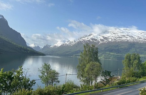 Stryn Apartment | Solvik Apartment - Fjord View in Loen