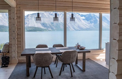 Tromso House | Sommarbukt Skaret - Intimate Fjord Lodge for Four