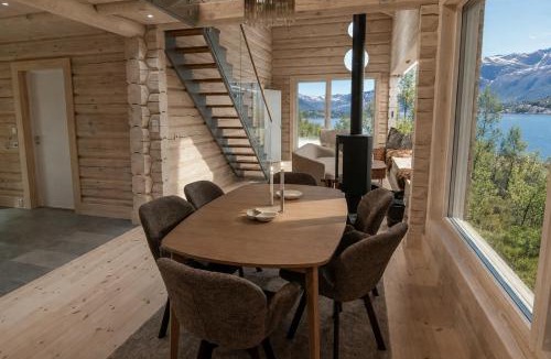 Tromso House | Sommarbukt Tind - Luxury Fjord Lodge near Tromsø