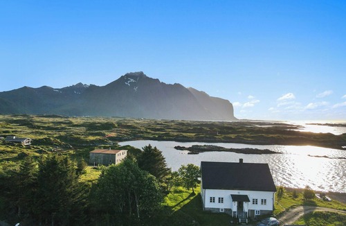 Bostad House | Soulful and unique villa by shore in Lofoten