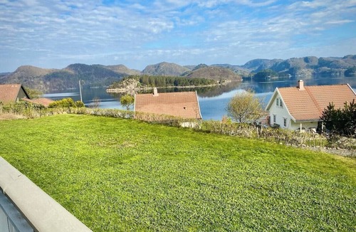 Spangereid Cabin | Southern Norway Cabin with Private Beach and Boat