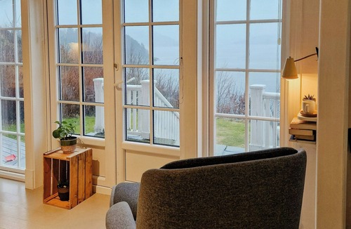 Spangereid House | Southern Norway home with sea views near Lindesnes