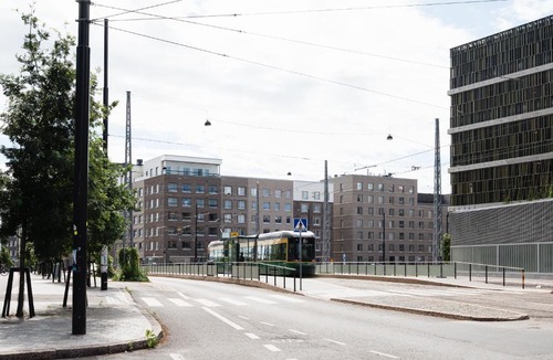 Etelainen District Apartment | Spacious 3-Bedroom Home with Sauna near Helsinki Centre