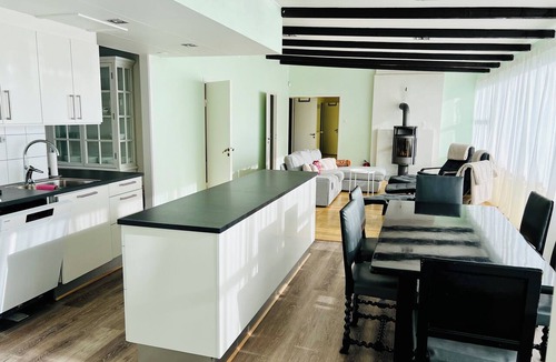 Tylosand Cottage | Spacious 5-bedroom villa in prime Tylösand location, steps from beach & golfclub